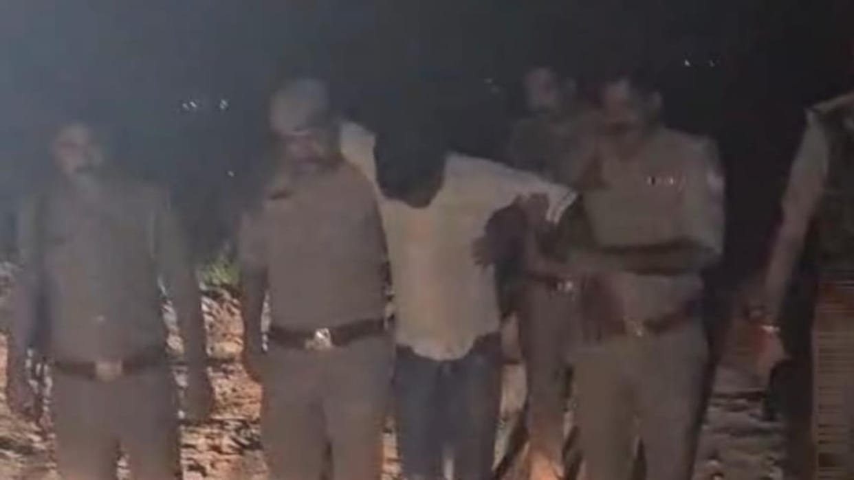 Jhansi: Scrap theft accused injured in police encounter, arrested along with his accomplice