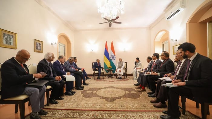 PM Modi Mauritius PM Navinchandra Ramgoolam Bilateral Meeting at varanasi News in Hindi