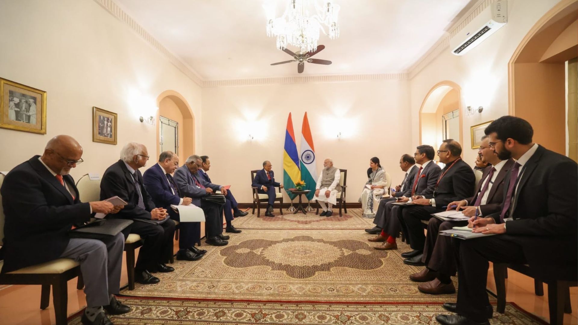 PM Modi Mauritius PM Navinchandra Ramgoolam Bilateral Meeting at varanasi News in Hindi