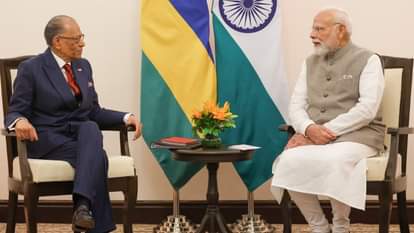 PM Modi Varanasi Visit Live PM Modi Mauritius PM Navinchandra Ramgoolam Bilateral Meeting News in Hindi