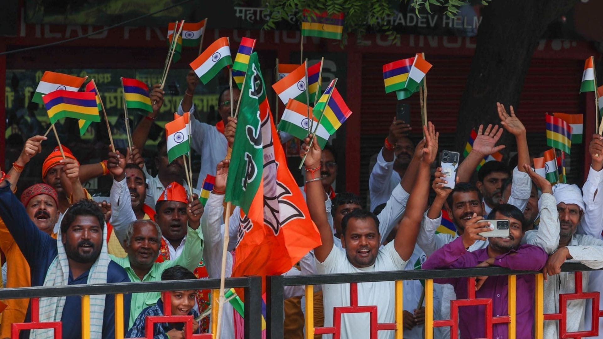 PM Modi in Varanasi See latest photos of pm modi grand welcome in kashi