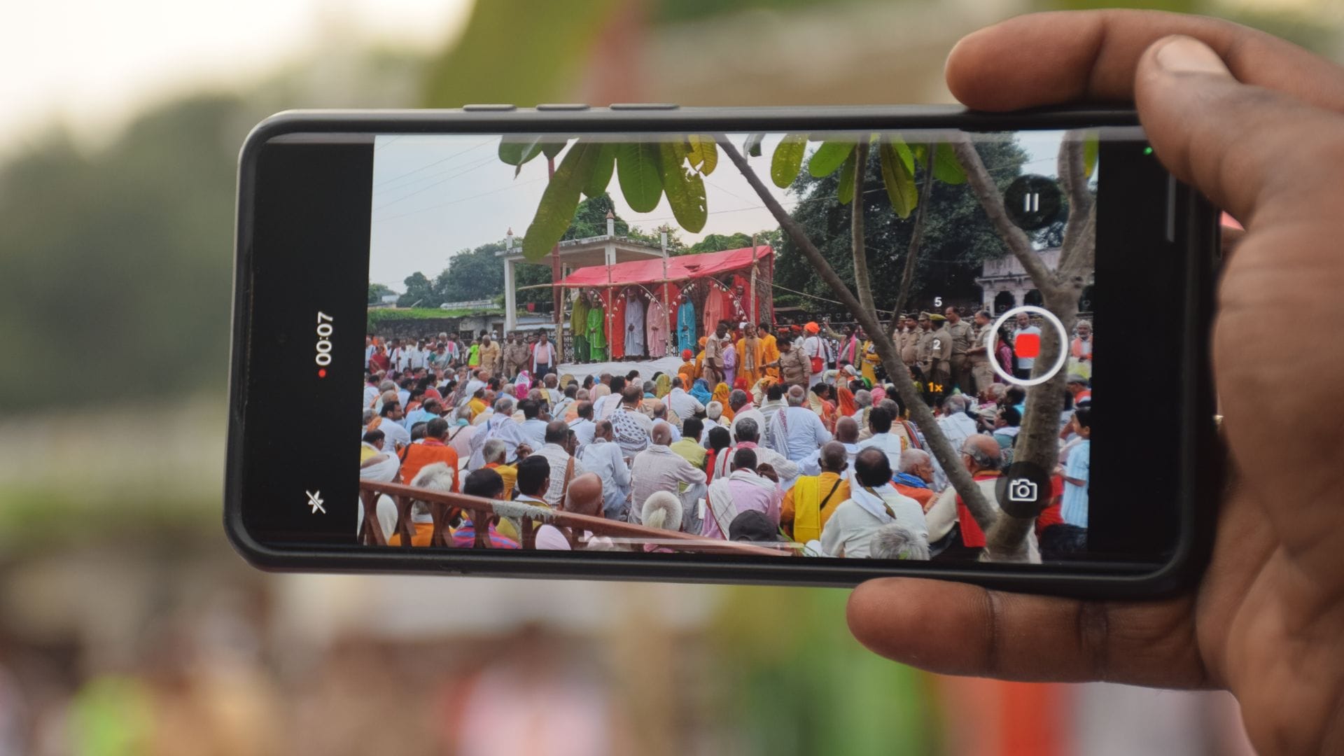 Ramnagar Ramlila 2025 Sita friends gathered to see Lord Ram who went to visit Janakpur