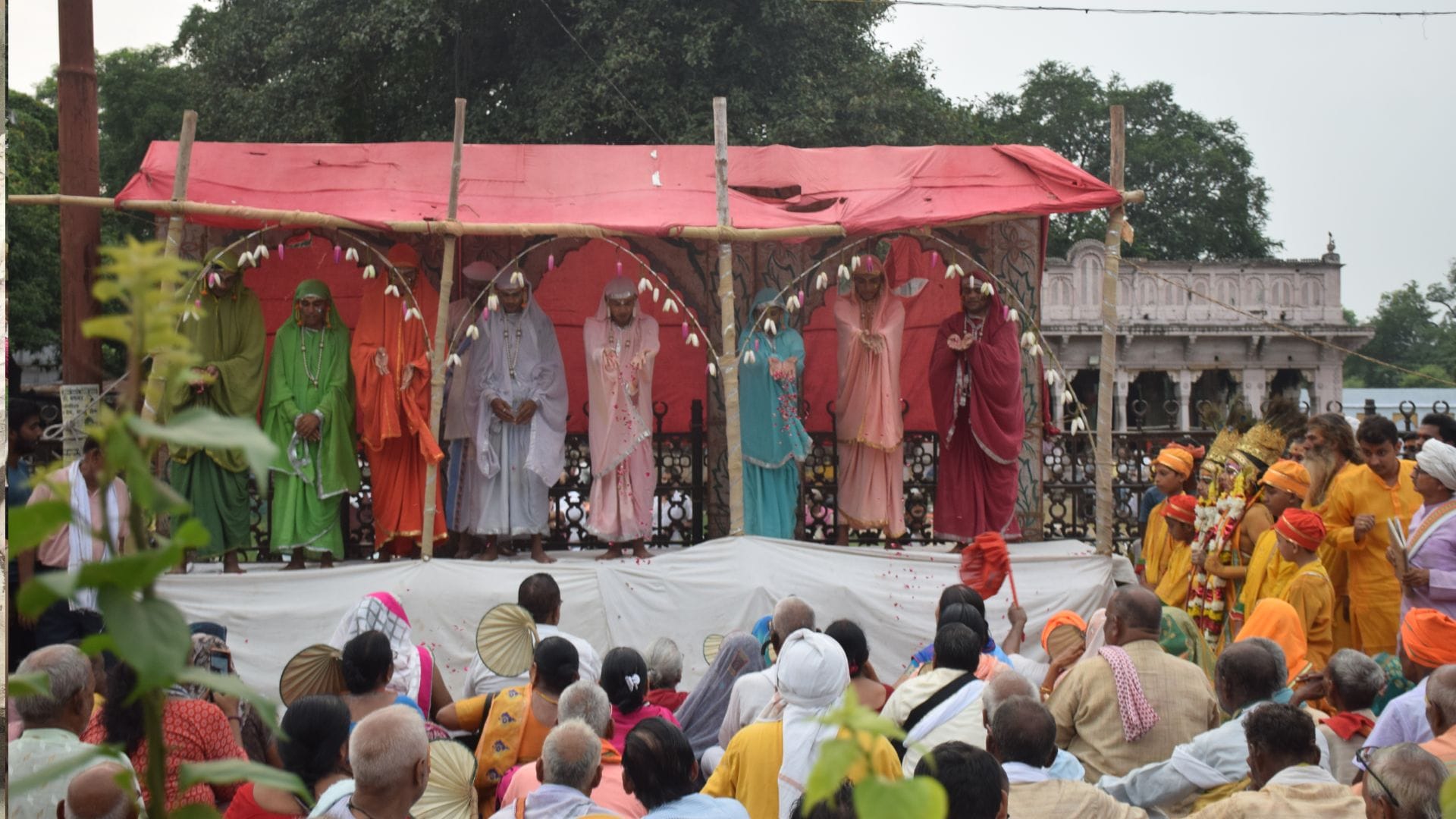Ramnagar Ramlila 2025 Sita friends gathered to see Lord Ram who went to visit Janakpur