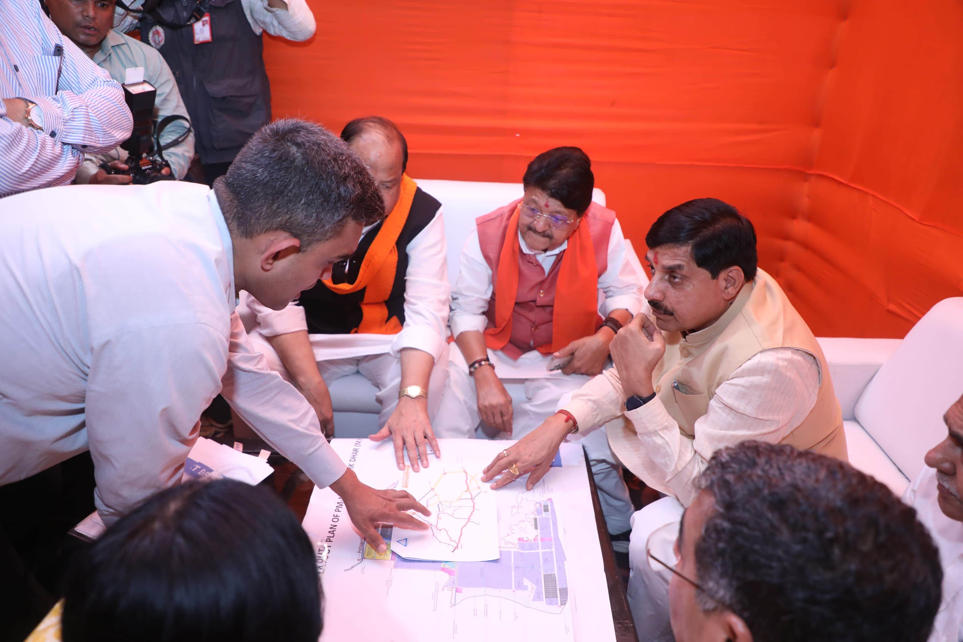 MP News: CM took stock of the preparations for PM's visit in village Bhainsola, directed for survey of soybean