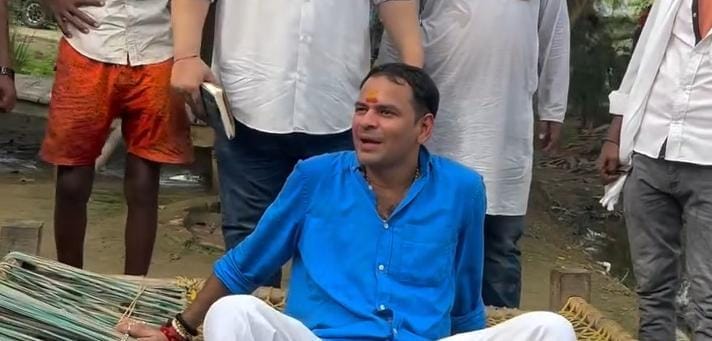 Bihar Election: Tej Pratap visits brother Tejashwi Yadav Constituency Raghopur and distributes relief material