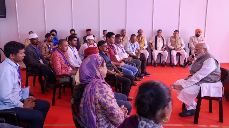 PM Modi Dehradun Visit Disaster affected people become emotional after sharing Mann Ki Baat Photos
