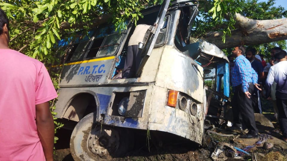 PRTC bus accident in Nabha Patiala 130 passenger were travel in 52 seater bus many injured