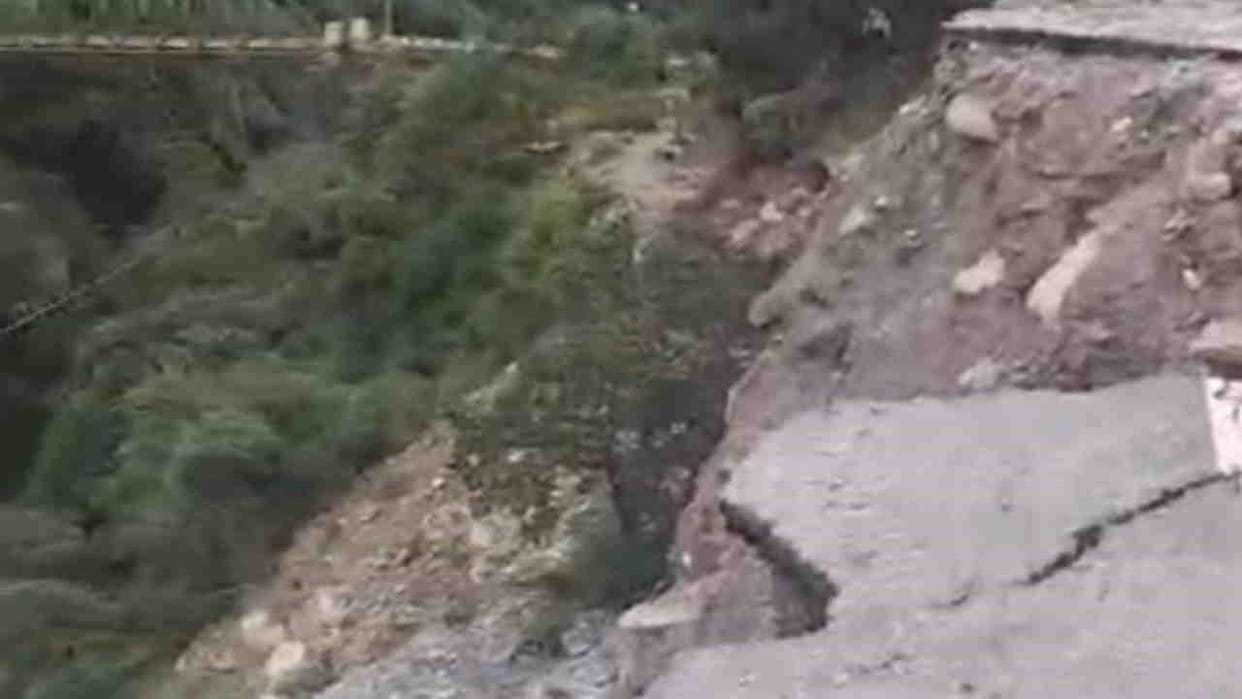 Yamunotri Highway: 200 meters of road between Phoolchatti and Janakichatti has been destroyed