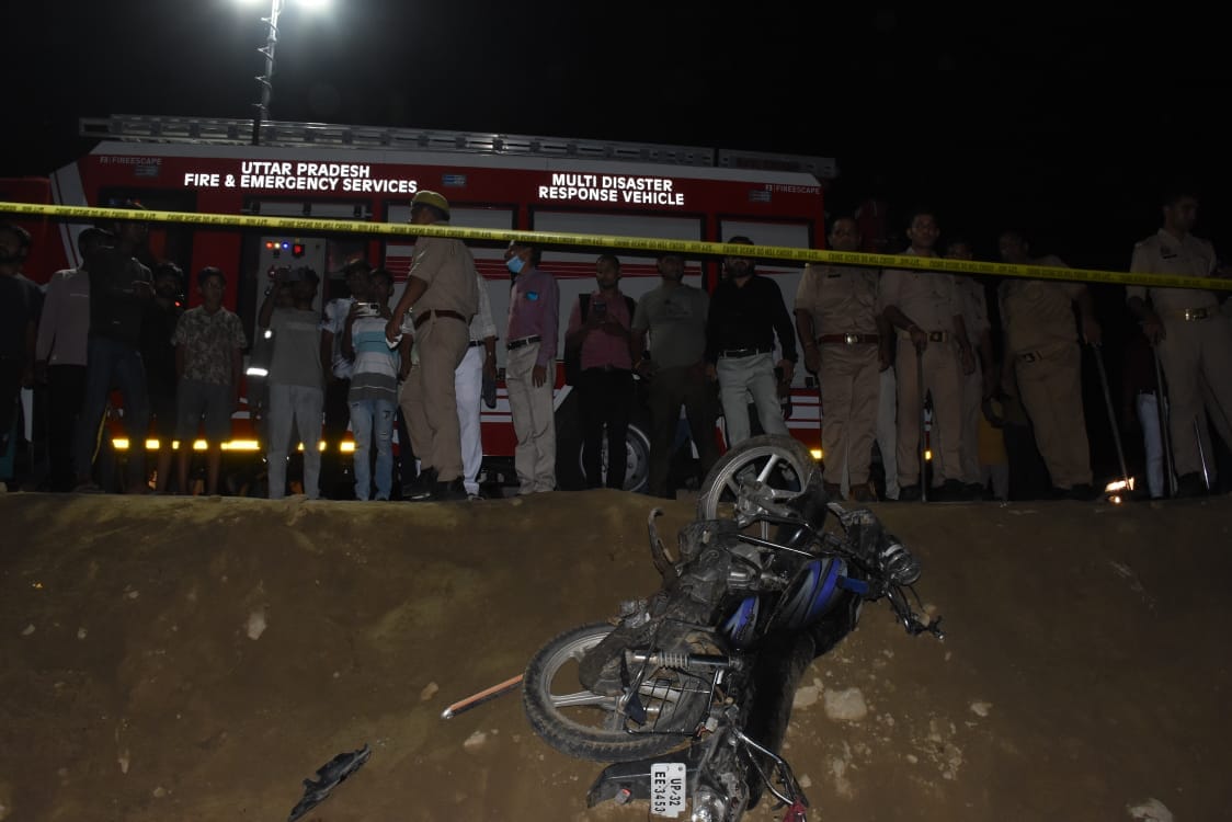 Lucknow: Three reasons took the lives of five people in the Lucknow bus accident