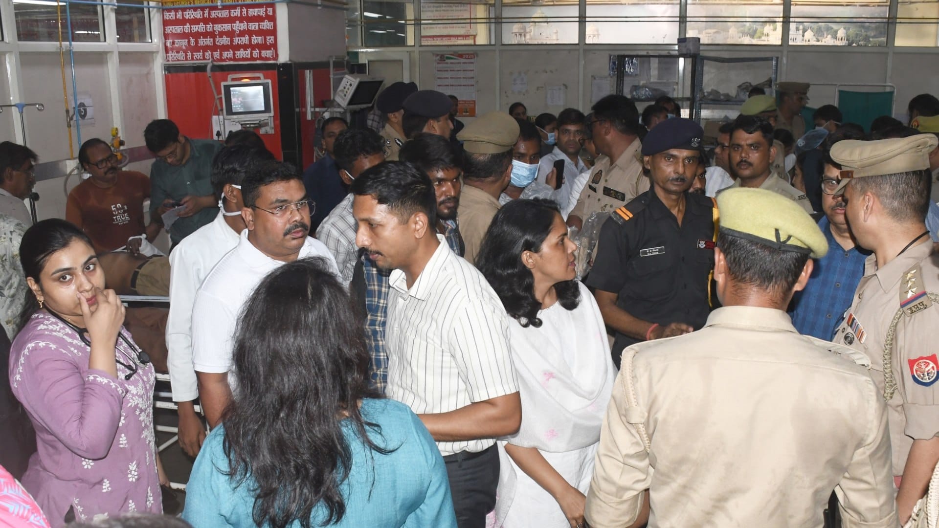 Lucknow: Three reasons took the lives of five people in the Lucknow bus accident