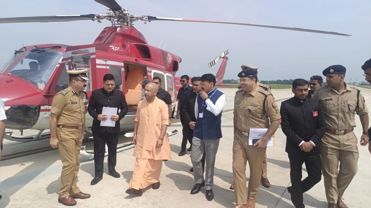 UP: अयोध्या पहुंचे मॉरीशस के प्रधानमंत्री, मुख्यमंत्री योगी आदित्यनाथ ने किया स्वागत, राम मंदिर के लिए रवाना