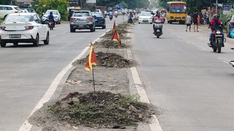 Indore News Unidentified Potholes on Road Cause Fatal Accidents