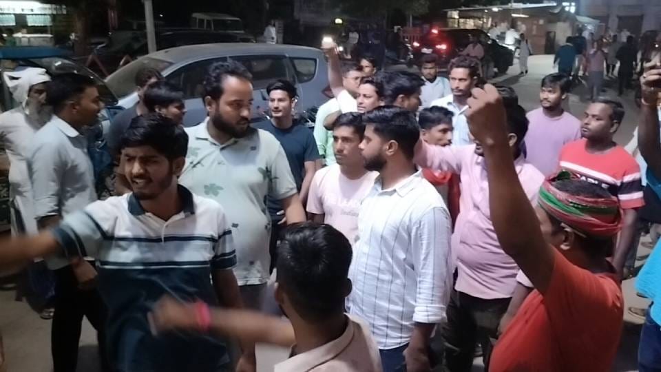 student tried to commit suicide fed up with harassment of principal In Bahraich his friends created ruckus