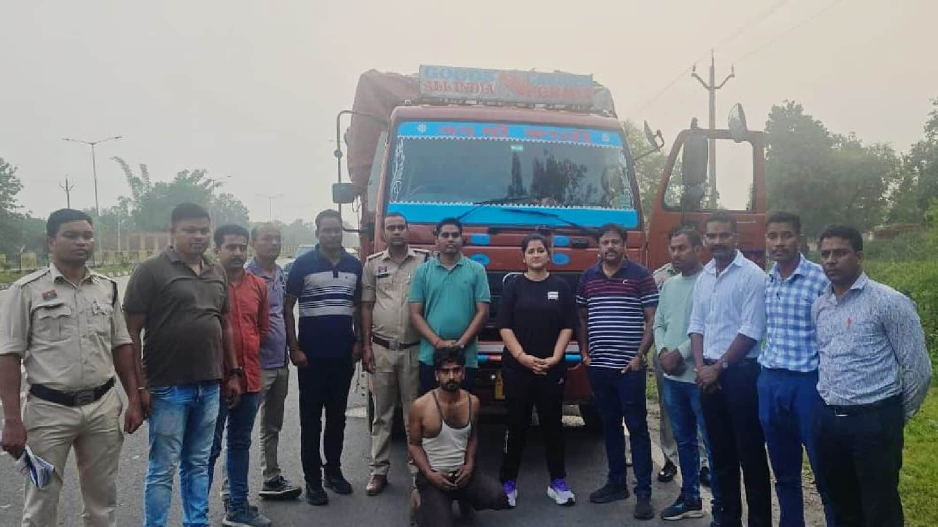 17 भैंसों से भरा ट्रक पकड़ा, दो की मौत और 2 घायल, पशु तस्कर गिरफ्तार