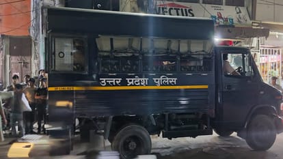 Meerut: Kabari Bazar started again, five brokers and brothel operators arrested along with 21 girls