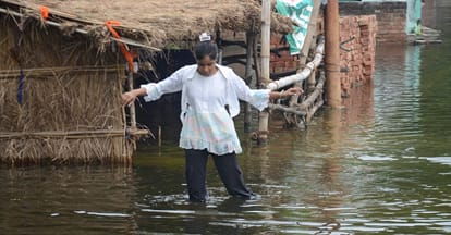 Kanpur Flood Infestation of mosquitoes along with insects fever patients increased waterlogging in villages