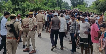 Kanpur Sadh accident private bus drowned in ditch 50 innocent people lost their lives death of father and son