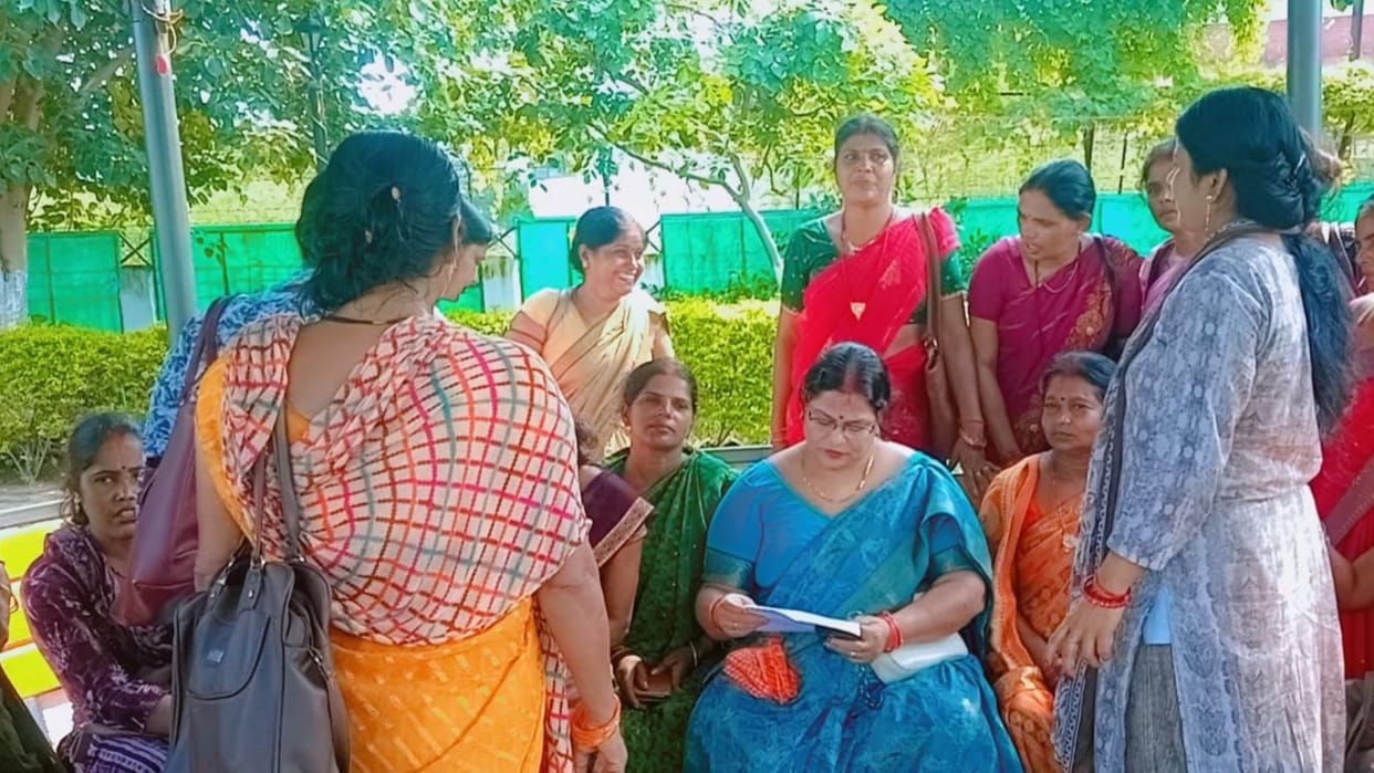 Bihar: Workers associated with CM dream project Jeevika are wandering from door to door for payment