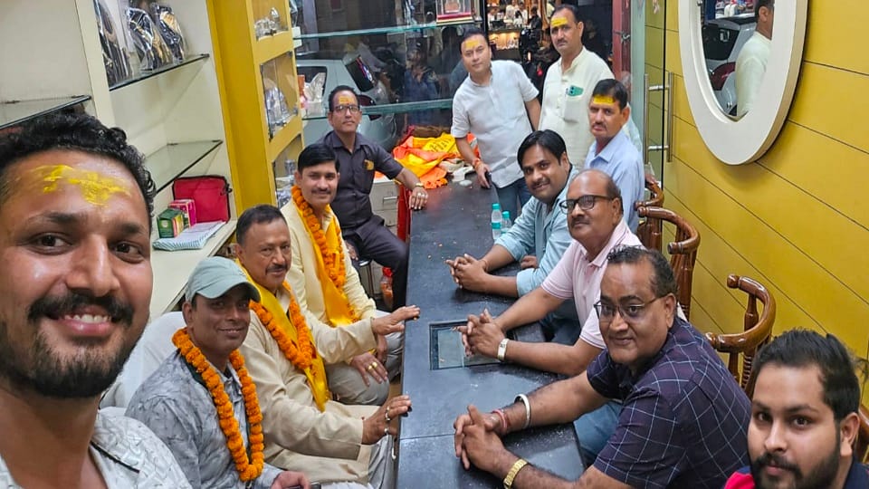 Muzaffarnagar: All the traders trapped in the riots returned safely from Kathmandu