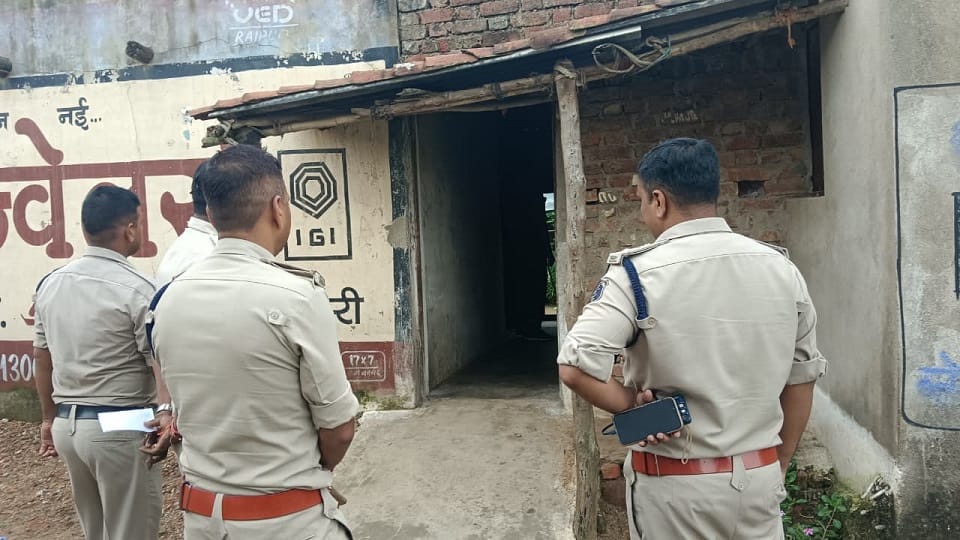 Police reached the murderer of tribal family the culprit may be revealed soon in Raigarh