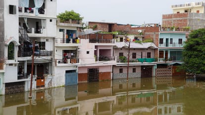 More than a dozen settlements are still in the grip of floods, more than 1400 people are forced to live
