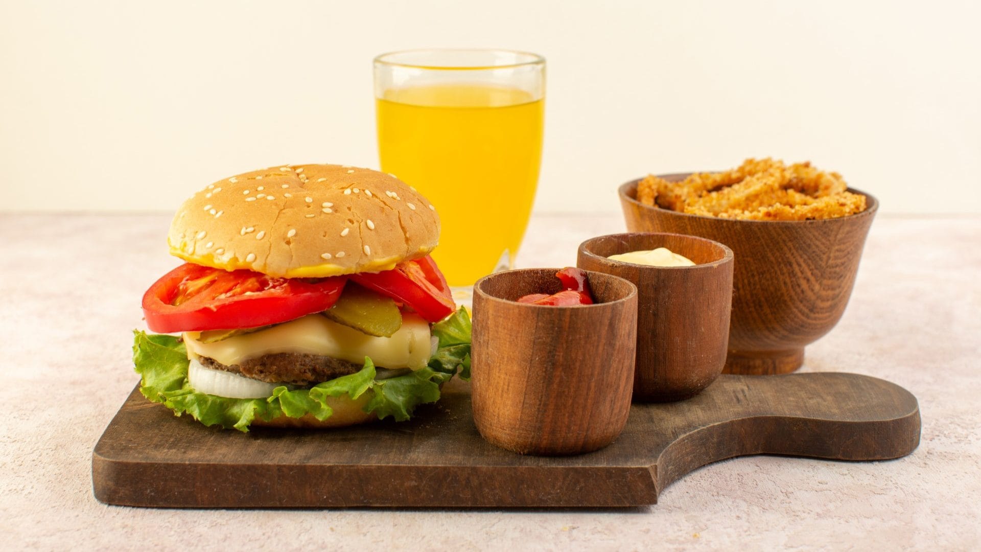 UGC to Set Up Oil and Sugar Boards in Colleges to Promote Healthy Eating Awareness