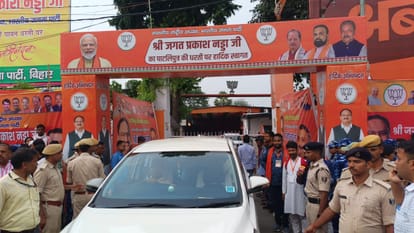 Bihar Election: Protest by survey workers in front of BJP office before JP Nadda's meeting