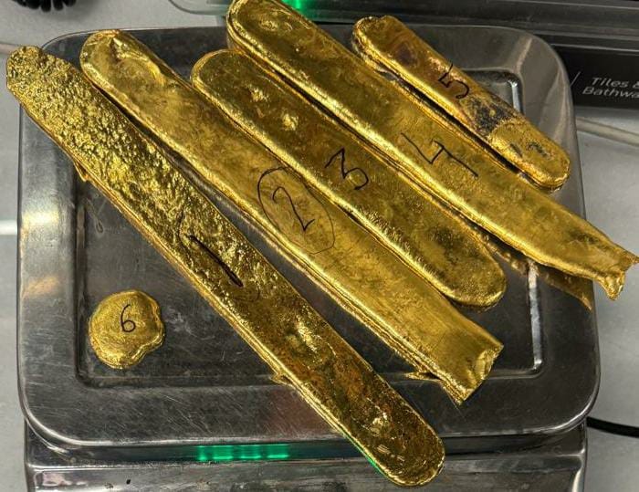 Jaipur News: Smuggler Caught at Jaipur Airport with Gold Worth ₹2.18 Crore