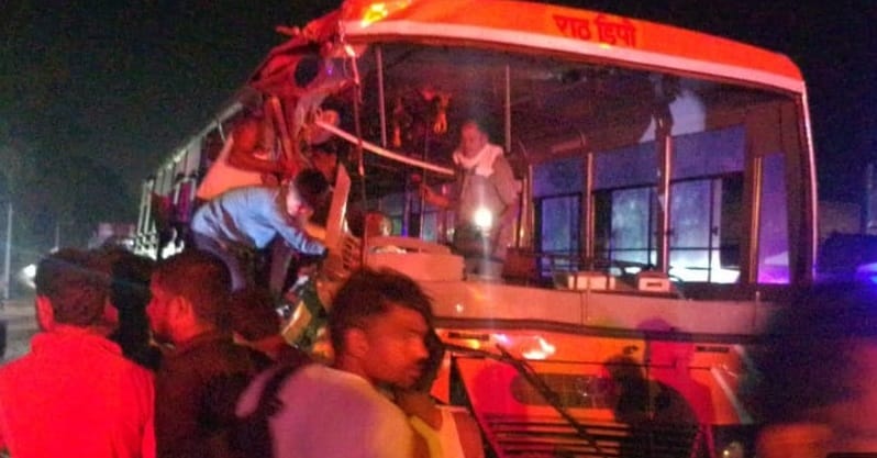 Kanpur Accident Roadways bus and dumper collide fiercely four passengers including driver injured