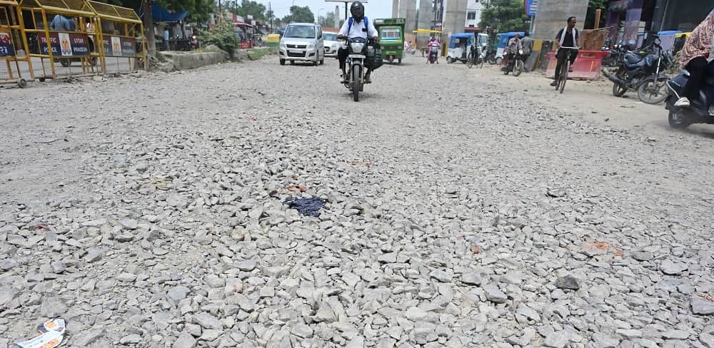 Kanpur Potholes on 1092 KM roads during rain Patchwork done from 15th estimate of 1748 crores ready for repair