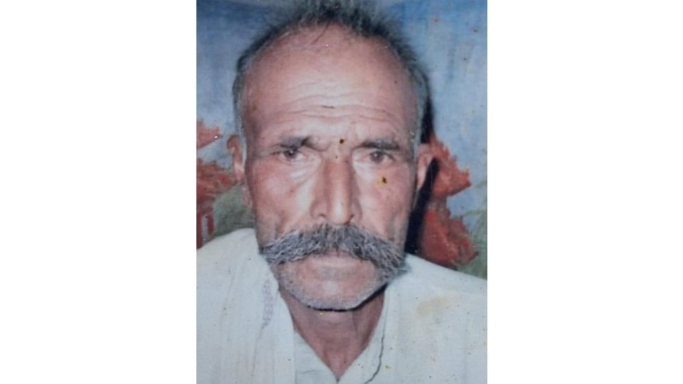 मृतक किसान डोरीलाल उपाध्याय