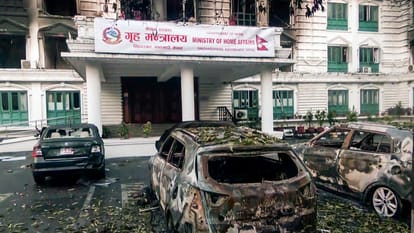 Nepal news update Interim PM Sushila Karki reached civil hospital and met the injured News In Hindi