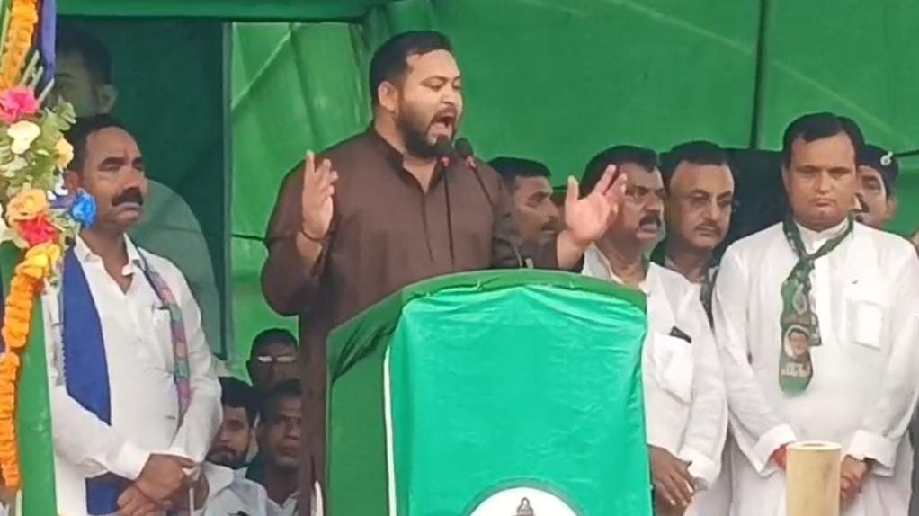 Bihar Assembly Election 2025 Leader of Opposition Tejashwi Yadav fiercely attacked NDA government  Muzaffarpur