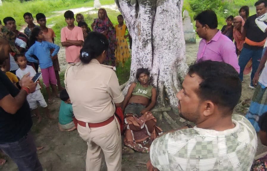 Muzaffarpur News Lightning struck a man sitting under a tree and he died on the spot