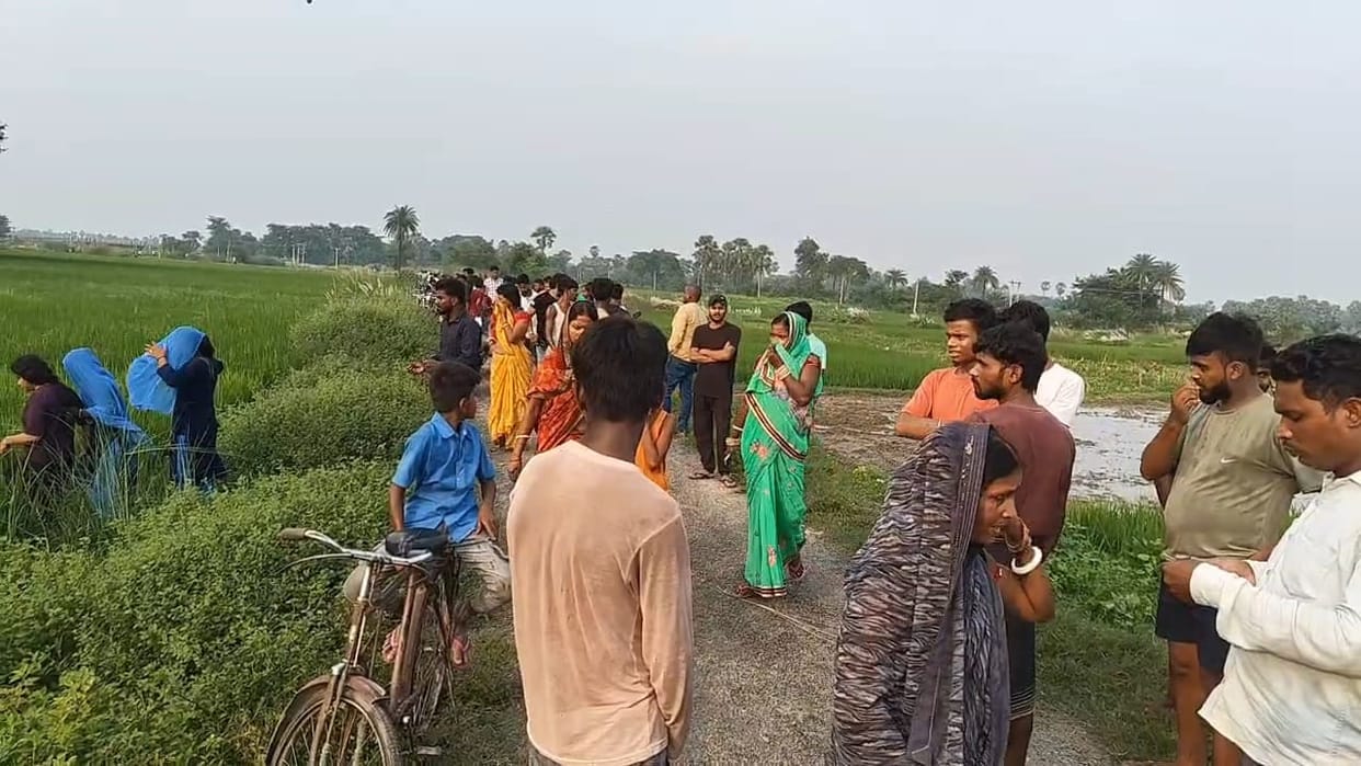 Bihar Crime News Vaishali Sensation spread when a girl's decomposed body was found in a suitcase