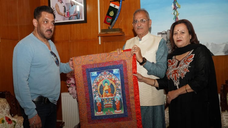Salman Khan Met With Ladakh Lg Kavinder Gupta At The Raj Niwas In Leh – Amar Ujala Hindi News Live