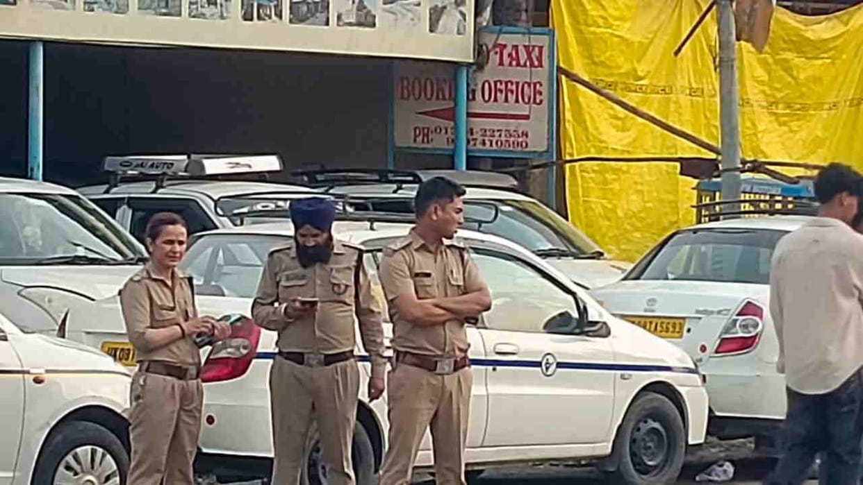 Fire opened on Haryana Police, injured policeman referred to AIIMS Haridwar News Uttarakhand Police
