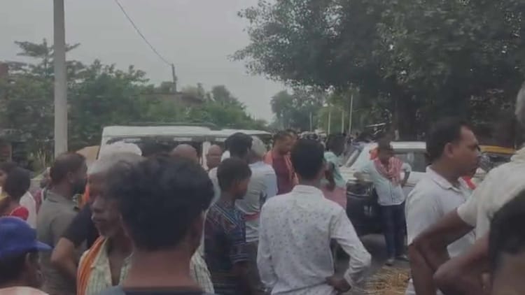 Bihar News: 17 वर्षीय युवक की गोली मारकर हत्या, ग्रामीणों ने सड़क पर किया प्रदर्शन