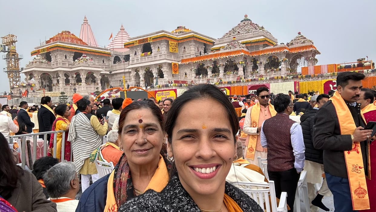Ayodhya: Badminton player Saina Nehwal visited Ramlala, took blessings of saints at Hanumangarhi