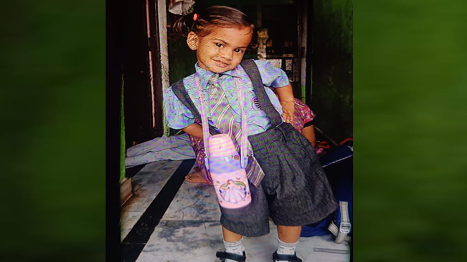 Fatehpur: Snake bites innocent child three times, dies after 12 hours