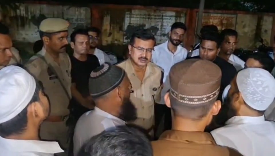 Amroha Murder: Young Cook Killed with Stomach Stabbing Over Old Feud, Family Demands Arrest