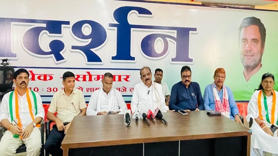 Congress big attack on illegal sand mining investigation team called it open loot of natural resources in Bija