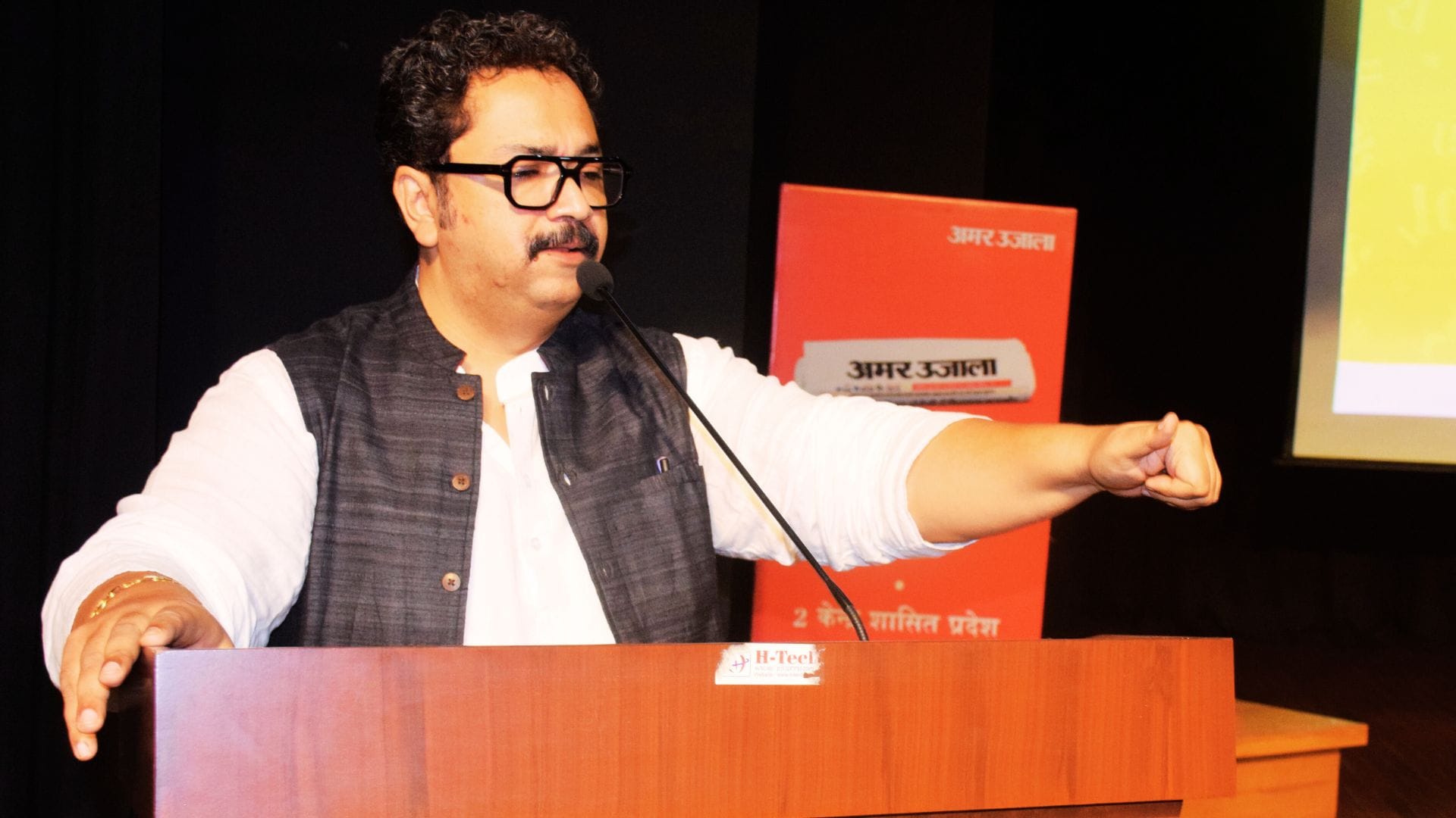 Hindi diwas People hidden behind scenes made Devanagari script available computers litterateurs remembered