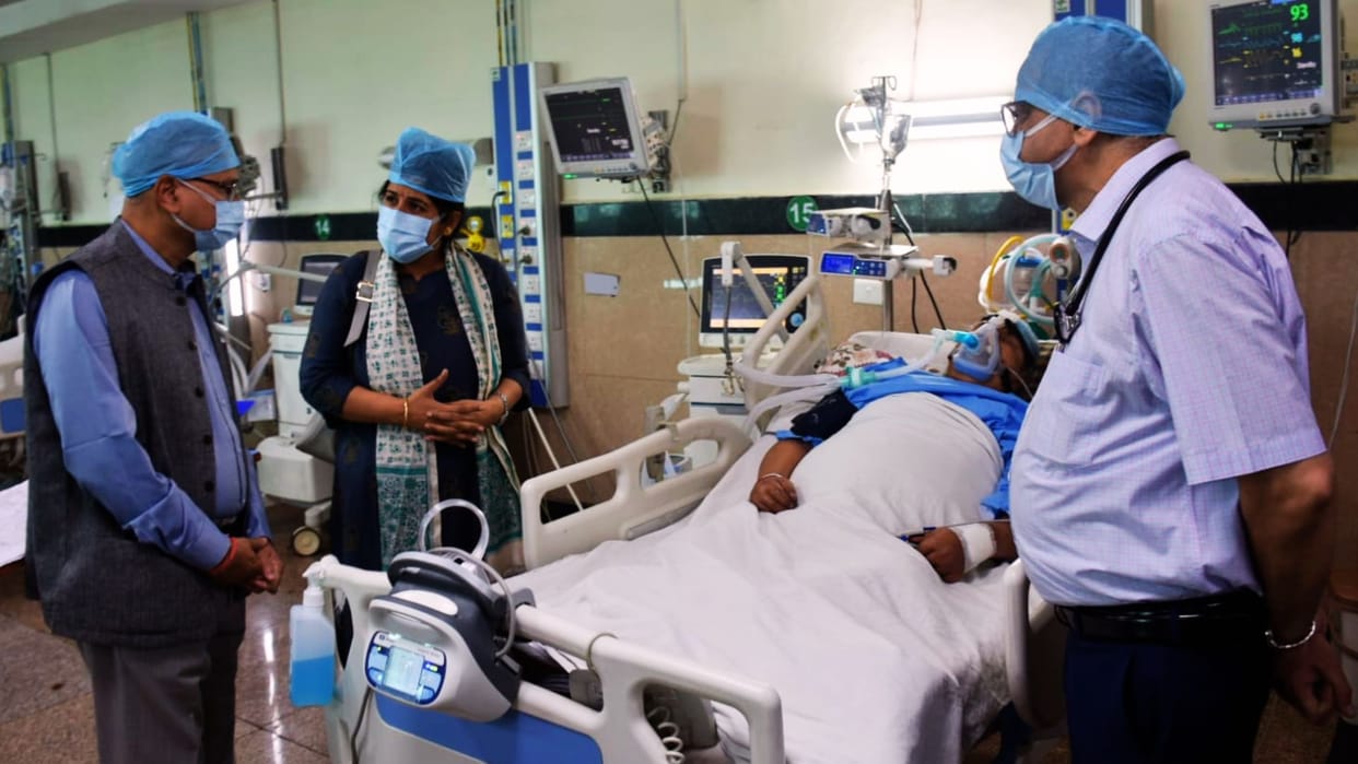 Pandit Chhanu Mishra suffered cardiac arrest Referred from Mirzapur to Varanasi blood was transfused