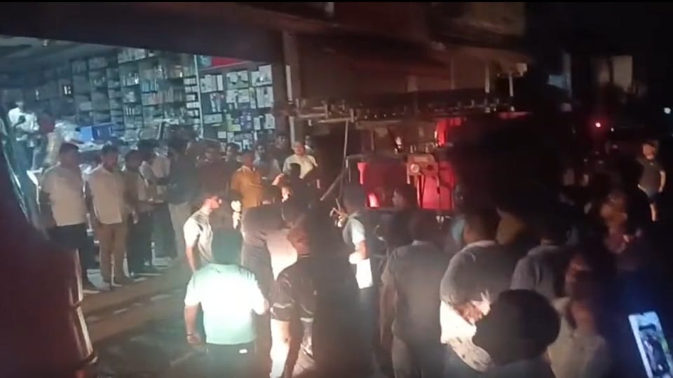 massive fire broke out in a three storey shop in Sadar Bazar six fire station vehicles reached to extinguish t