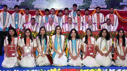 IIIT Prof. TG Sitaram said in convocation ceremony- Take risks and learn comfortable with discomfort