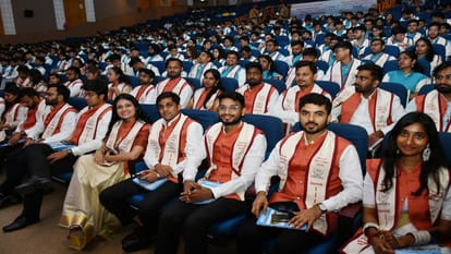 IIIT Prof. TG Sitaram said in convocation ceremony- Take risks and learn comfortable with discomfort