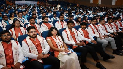 IIIT Prof. TG Sitaram said in convocation ceremony- Take risks and learn comfortable with discomfort
