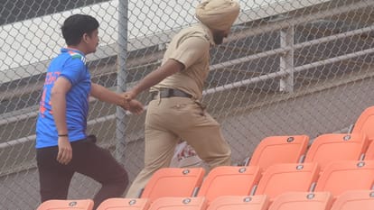 India-Australia women match at New Chandigarh Stadium boy show banner boycott of India-Pak match