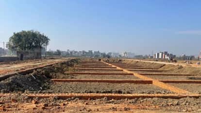 अवैध कॉलोनी।